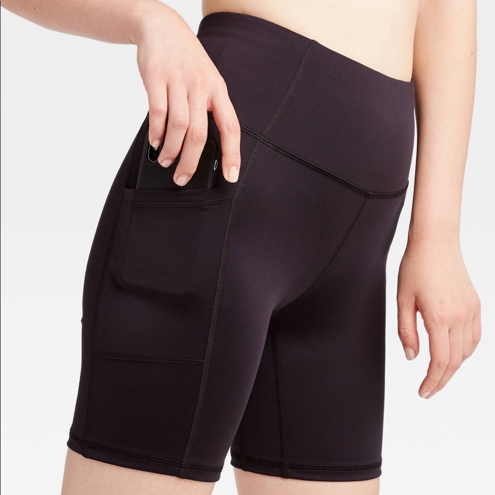 NWT All in Motion Sculpted High-Rise Bike Shorts